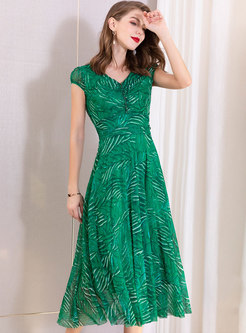 Elegant Print V-neck Gathered Waist Maxi Dress