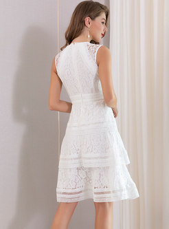 Fashion O-neck White Gathered Waist A Line Dress