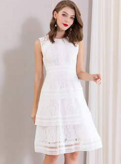 Fashion O-neck White Gathered Waist A Line Dress