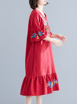 Embroidered V-neck Red Loose Shift Dress