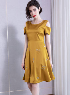 Casual O-neck Off Shoulder Embroidered Dress