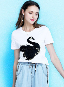 Brief Stereoscopic Pattern Embroidered Casual T-shirt