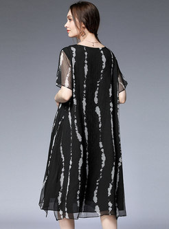 Elegant Striped O-neck Loose Midi Dress