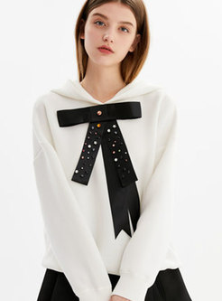 Stylish Hooded Bowknot Drilling Sweatshirt