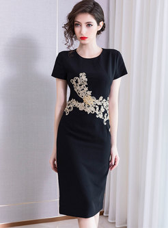 Elegant Embroidered O-neck Sheath Midi Dress