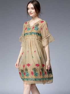 Casual Embroidered V-neck Flare Sleeve Shift Dress