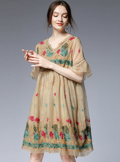 Casual Embroidered V-neck Flare Sleeve Shift Dress