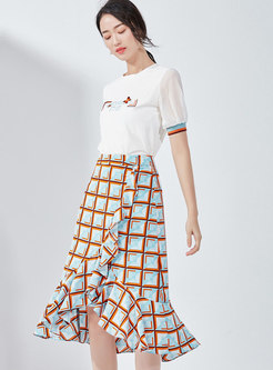 Letter Embroidered O-neck T-shirt & Plaid Mermaid Skirt