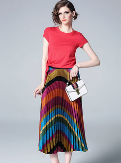 Brief Solid Color T-shirt & Big Hem Pleated Skirt
