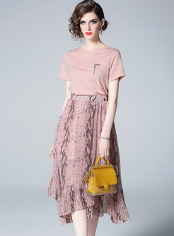 Solid Color O-neck T-shirt & Irregular Print Skirt