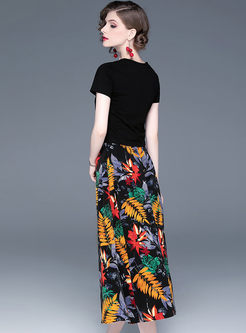 Black O-neck Slim T-shirt & High Waist Print Skirt