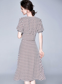 Geometric Print V-neck Top & High Waist Skirt