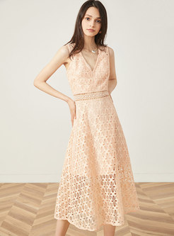 Trendy V-neck Hollow Out Sleeveless Lace Dress