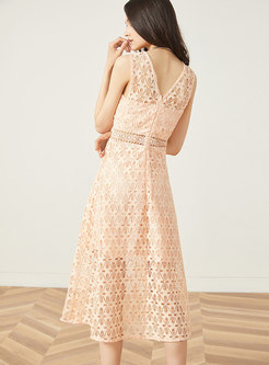 Trendy V-neck Hollow Out Sleeveless Lace Dress