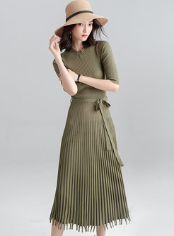Solid Color Gathered Waist Tassel Pleated Knitted Dress