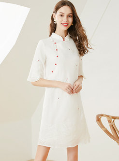 Vintage White Stand Collar Embroidered Shift Dress
