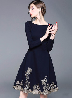 Embroidery Solid Color Zipper O-Neck Seven-Tenths Sleeves A-Line Dresses