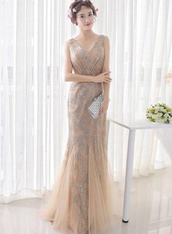 Sequined V-Neck Sleeveles Solid Color Maxi Dresses