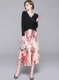Brief V-neck Pearl Sweater & Print Pleated Skirt