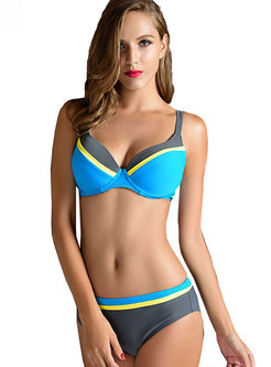 Sexy Color-blocked Gathered Bikini
