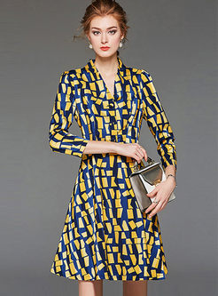 V-neck 3/4 Sleeve Geometric Print Dress