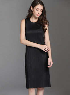 Black O-neck Sleeveless Pleated Vertical Striped Dress