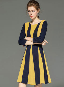 Color-blocked Striped 3/4 Sleeve Dress