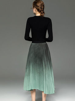 Black V-neck Slim Sweater & Pleated Skirt