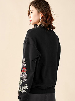 O-neck Embroidered Loose Pullover Sweatshirt