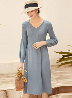 Blue V-neck Lantern Sleeve Sweater Dress