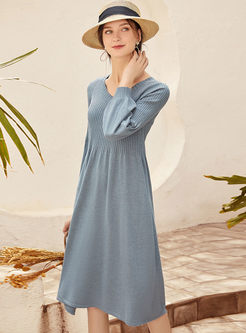Blue V-neck Lantern Sleeve Sweater Dress