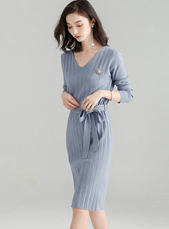 Brief Solid Color Knee-length Sweater Dress