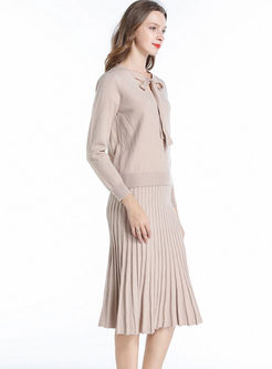 Solid Color Bowknot Sweater & Pleated Skirt