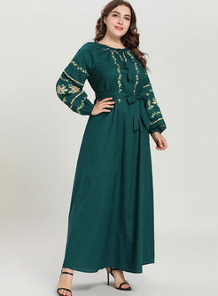 O-neck Embroidered Plus Size Dress
