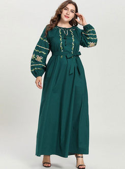 O-neck Embroidered Plus Size Dress