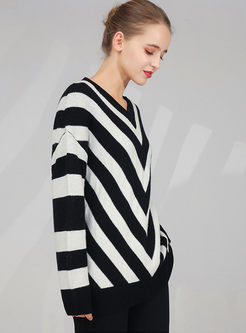 V-neck Wave Stripe Pullover Sweater