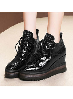 Trendy Black Platform Short Boots