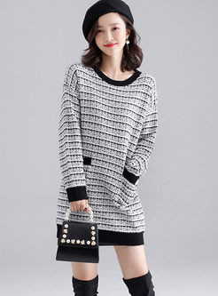 Color-blocked O-neck Loose Sweater Dress