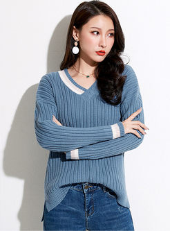 Color-blocked V-neck Slit Pullover Sweater