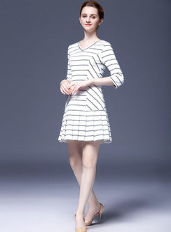 V-neck Striped Pleated T-shirt Dress