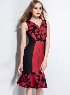 V-neck Sleeveless Print Slit Peplum Dress