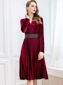 V-neck Long Sleeve Velvet Pleated Dress
