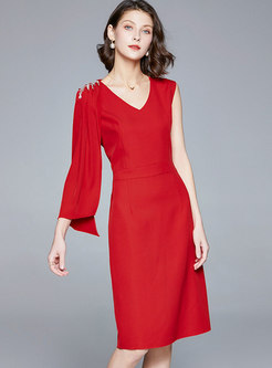 Red V-neck Sleeveless Drilled Homecoming Dress