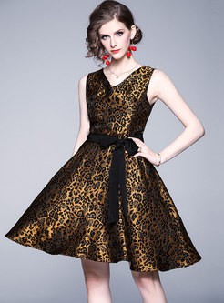 V-neck Leopard Sleeveless Homecoming Dress
