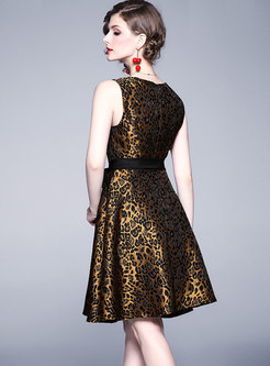 V-neck Leopard Sleeveless Homecoming Dress