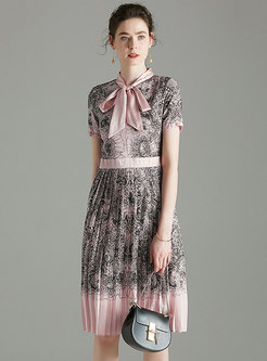 Tie-collar Print Pleated Skater Dress