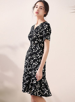 Black V-neck Floral Chiffon Peplum Dress