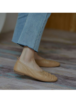Round Toe Ruched Soft Leather Flats