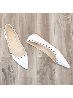 Pointed Toe Rivet Low-fronted Flats