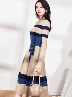 Mock Neck Color-blocked Knitted Midi Dress